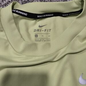 Nike Dri-FIT Shirt in Soft Green